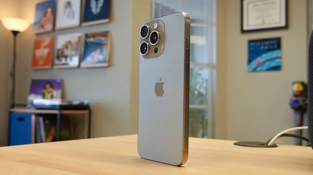 iPhone 15 Pro Natural, Unlocked