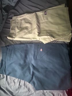 Dickies originales  ,2 shorts size 46 and 48 se husaron solo una vez semi nuevos
