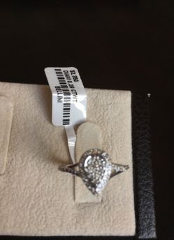 10 K Y diamond ring 0.29 ct