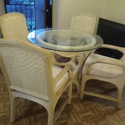 Dinnete Set, Glass Table