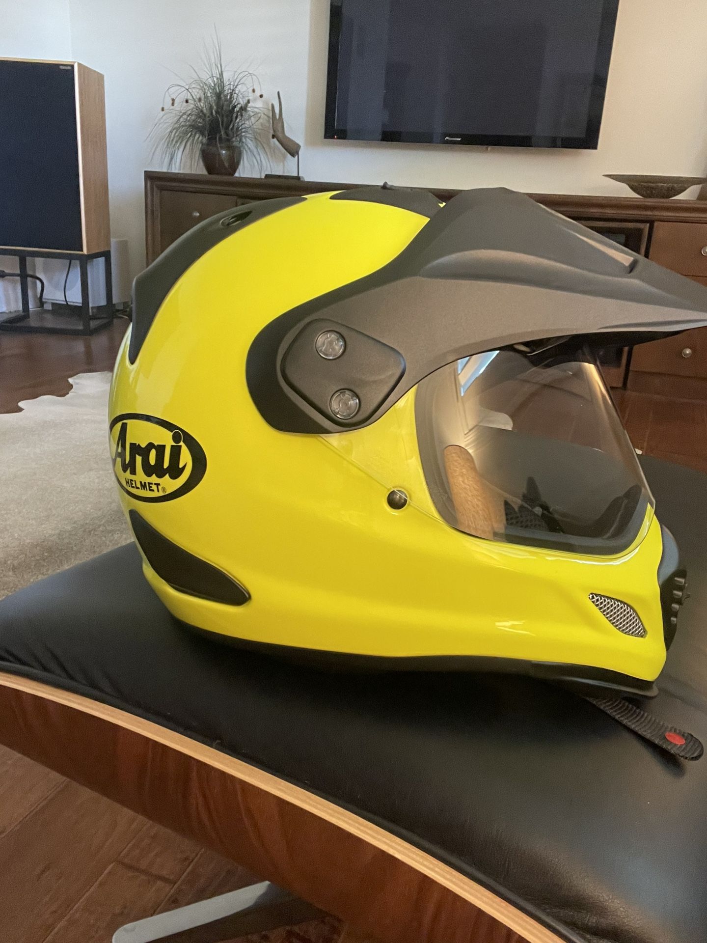 Arak X4 D Helmet Small. Never Used.