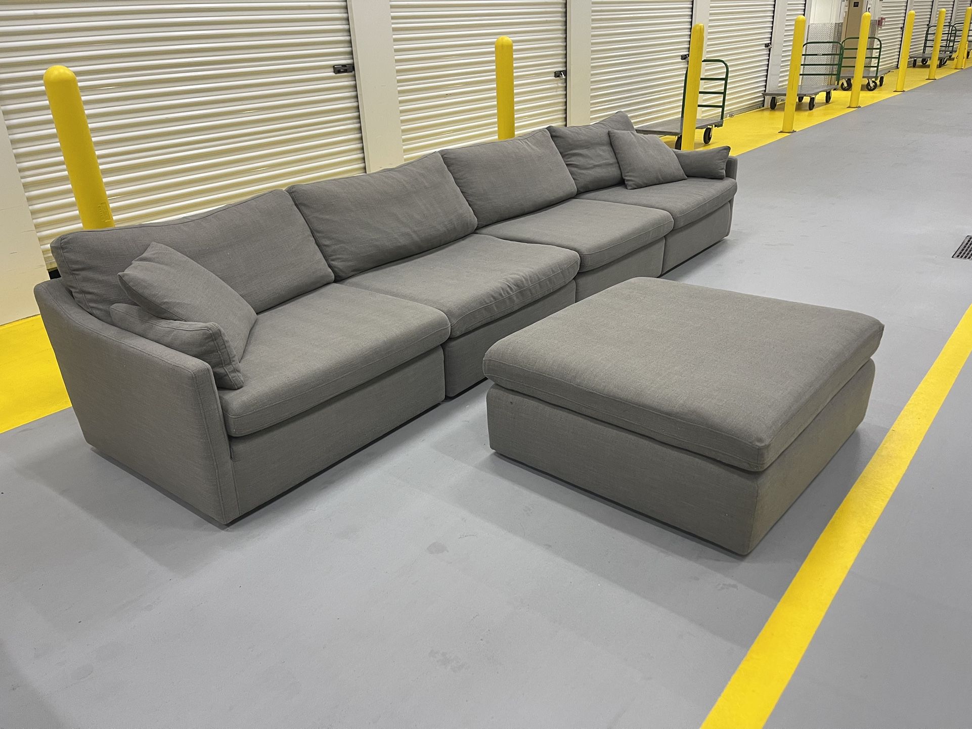 Gray Modular Sectional With Ottoman