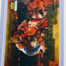Really Nice 2003 Short Print LeBron James Rookie Card #19 Gold Upper Deck 