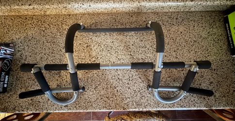 *****Iron Gym Pull Up Bar with Ab Straps and Hand Grip*****
