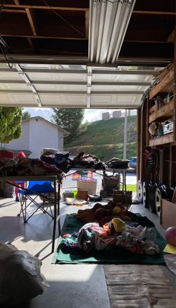 clothes everything is $1 dollar