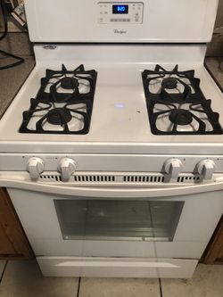 Gas stove new come get it 220$