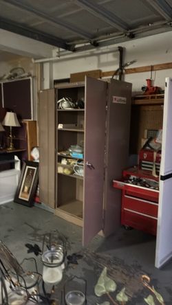 Metal storage cabinet