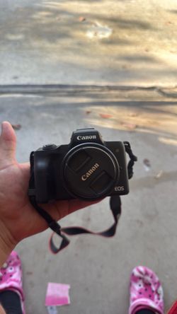 Canon EOS M50