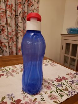TUPPERWARE