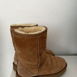 UGG 