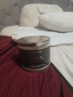 Bath and Body Works Men's Shop Noir Candle, BRAND NEW AND NEVER USED!