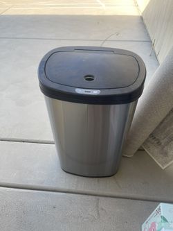 Automatic Trash Can 