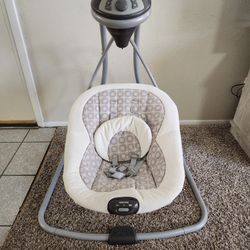 Graco Baby Swing (Mint Condition)