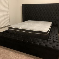 Queen Size  Black Velvet Tufted Velvet Fabric Platform Storage Bed