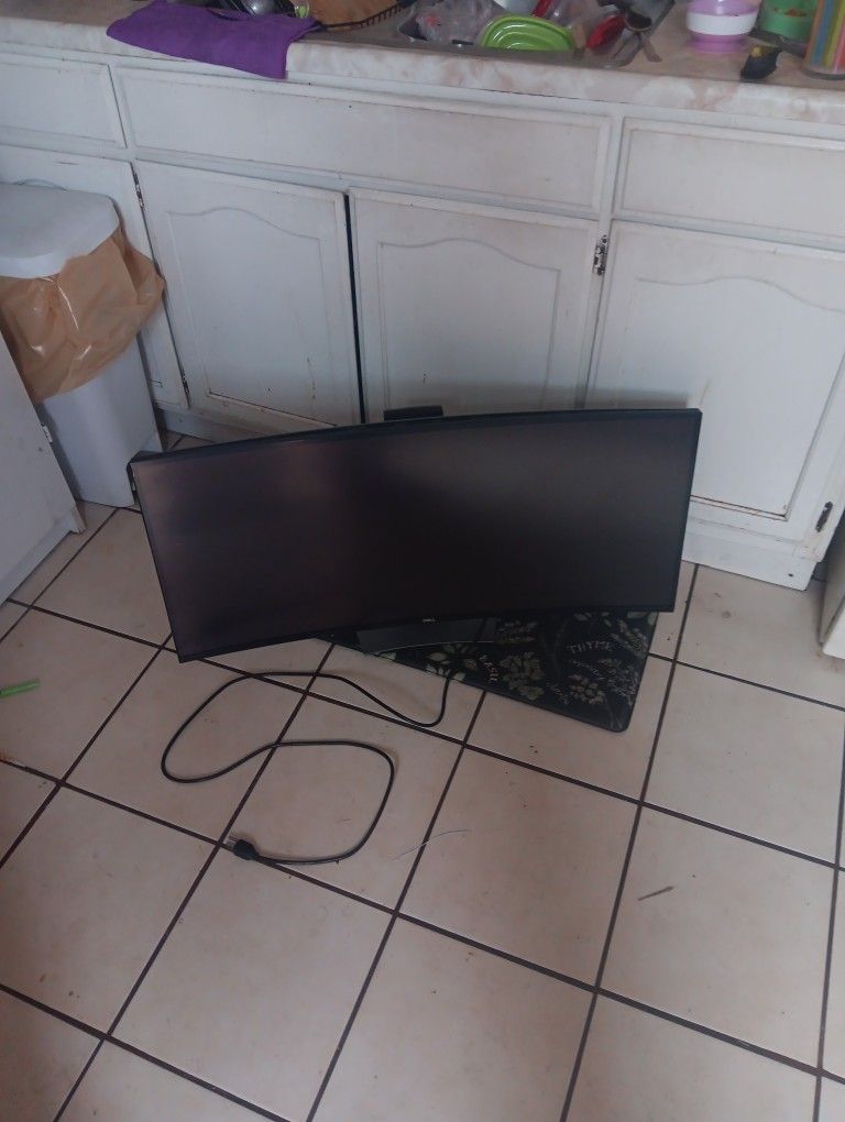 Dell UltraSharp 38 Curved Monitor: U3818DW