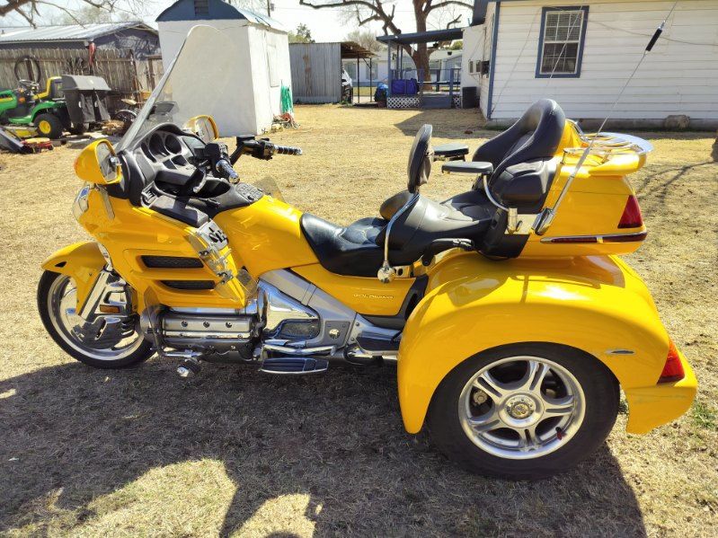 HONDA GOLDWING