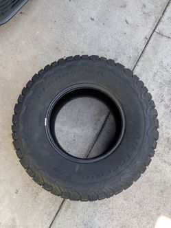 (4) 315/70/R17 BF Goodrich KO2 All Terrain tires