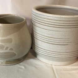 2 Beautiful Quality Ceramic Heavy Duty Bases/ Flower Pots 
