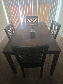 Dining table set