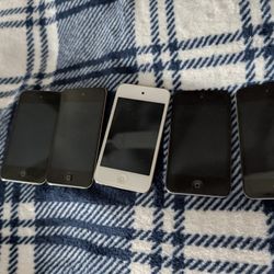 5 Classic iPod Touches 