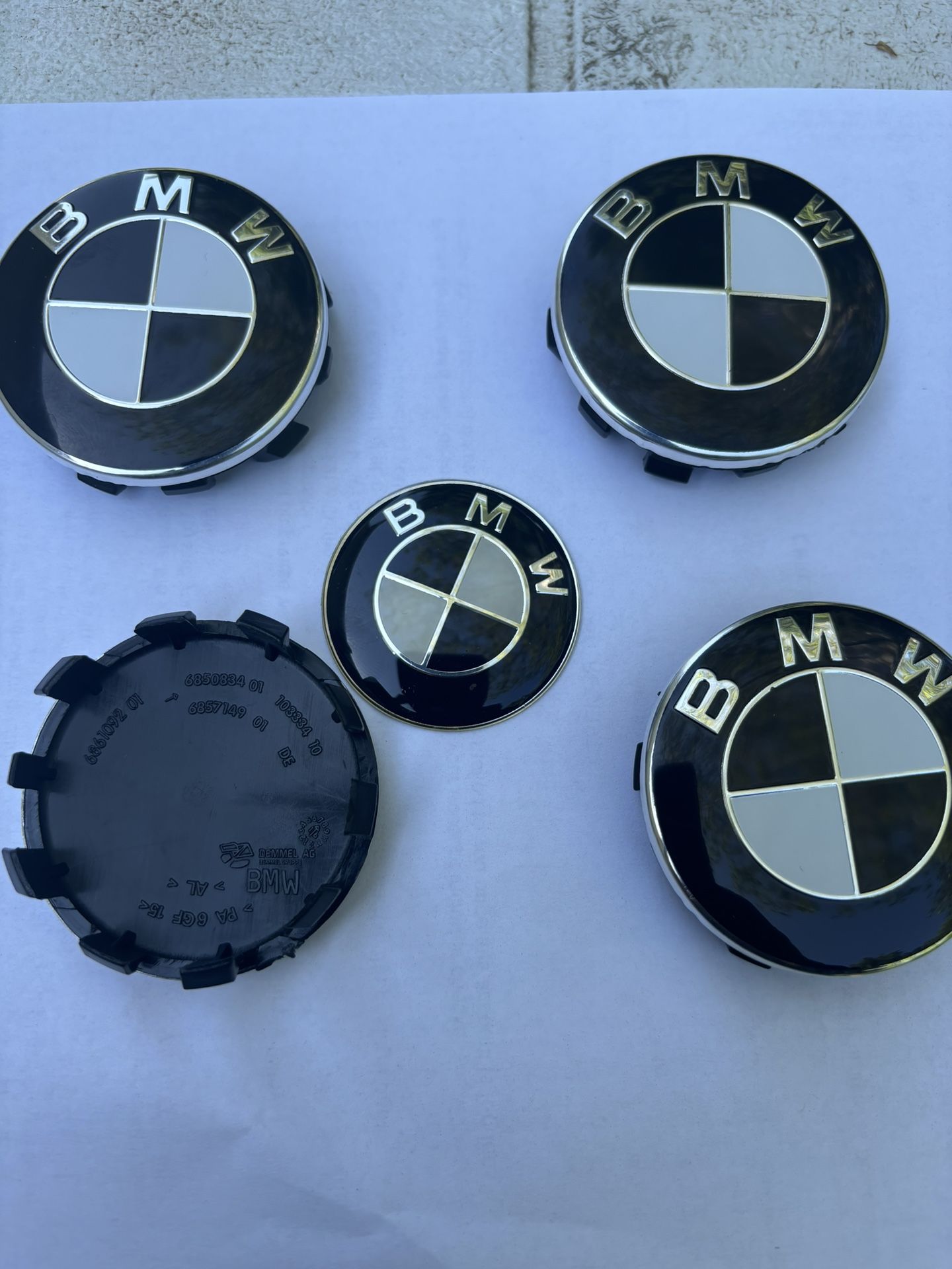 BMW Style Black And White 56MM 5x120 Wheels And Steering Emblem