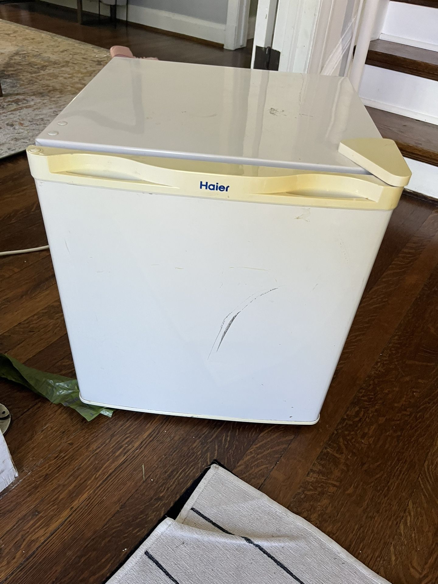 Mini Refrigerator Dorm