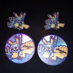 💥2024 Pokemon World Championships Honolulu Pokemon Collector Pikachu Pins (2) and Coins (2).