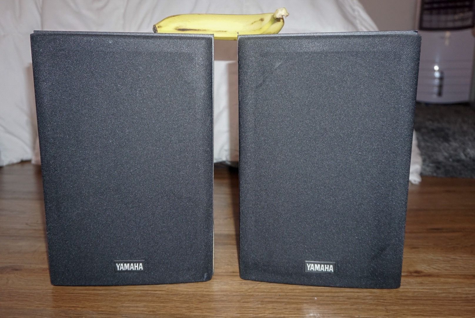 Yamaha NS-A526 Stereo Speakers Bookshelf 60 Watts Made in USA 12x8x10"