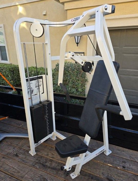 Cybex Chest Press Gym Equipment Exercise Fitness Weight Machine