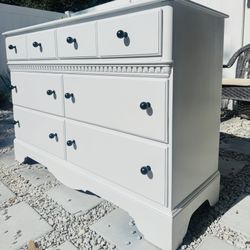 Solid Wood Dresser With 6 Drawers