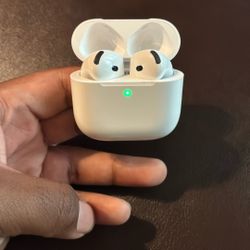AirPods 4 Used Good Condition 