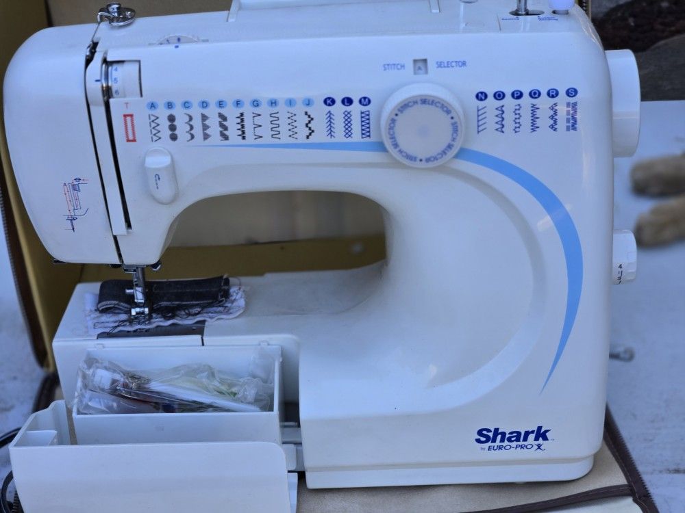 Shark EURO-PROX SEWING MACHINE