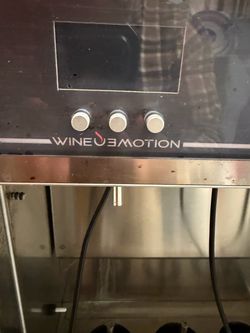 Wine dispenser