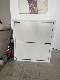 White shoe cabinet