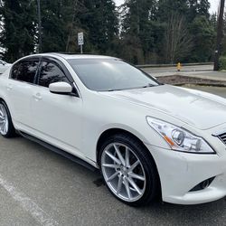 2011 INFINITI G37 x