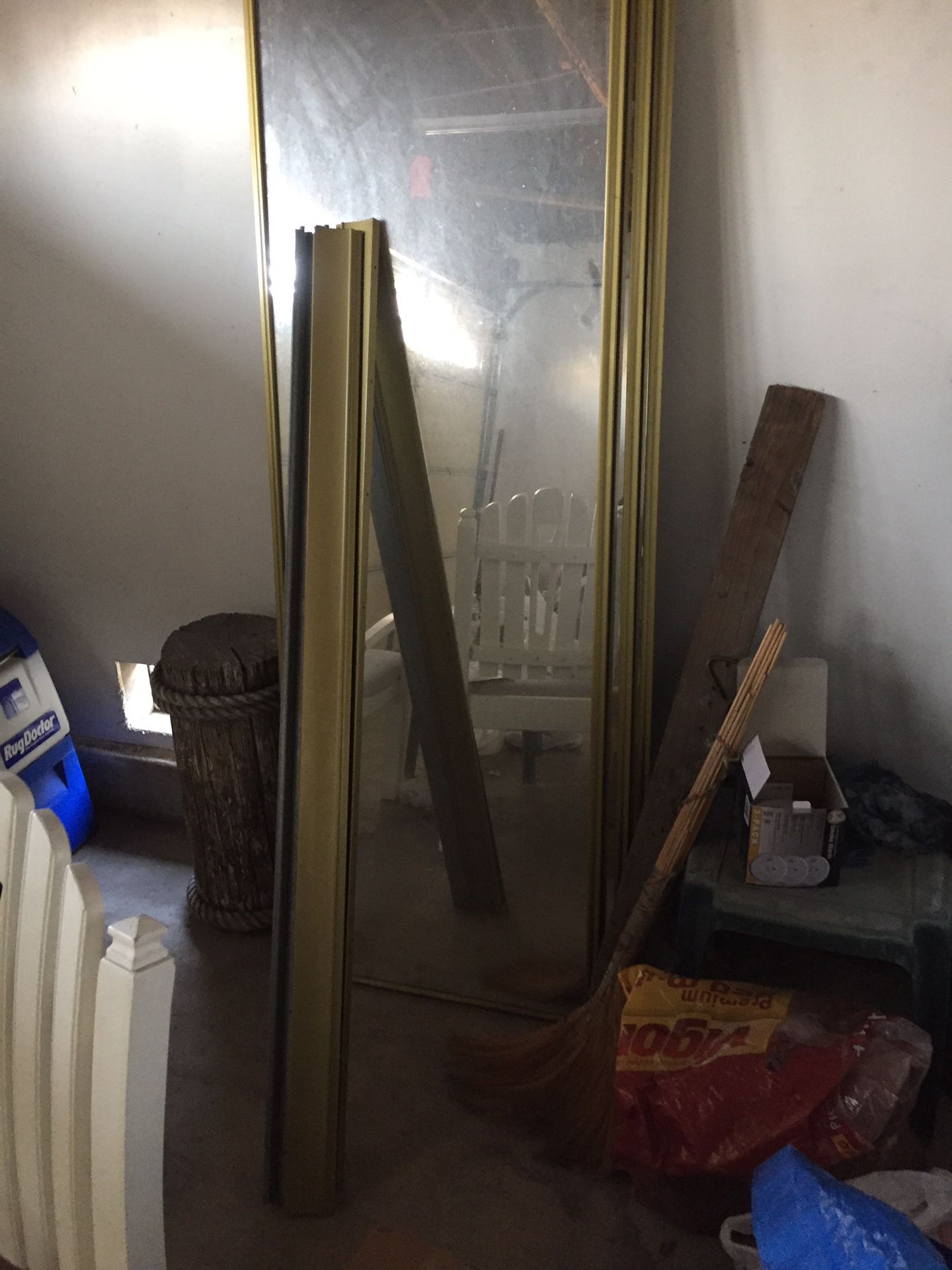 Free - closest mirror doors, fan and big mirror