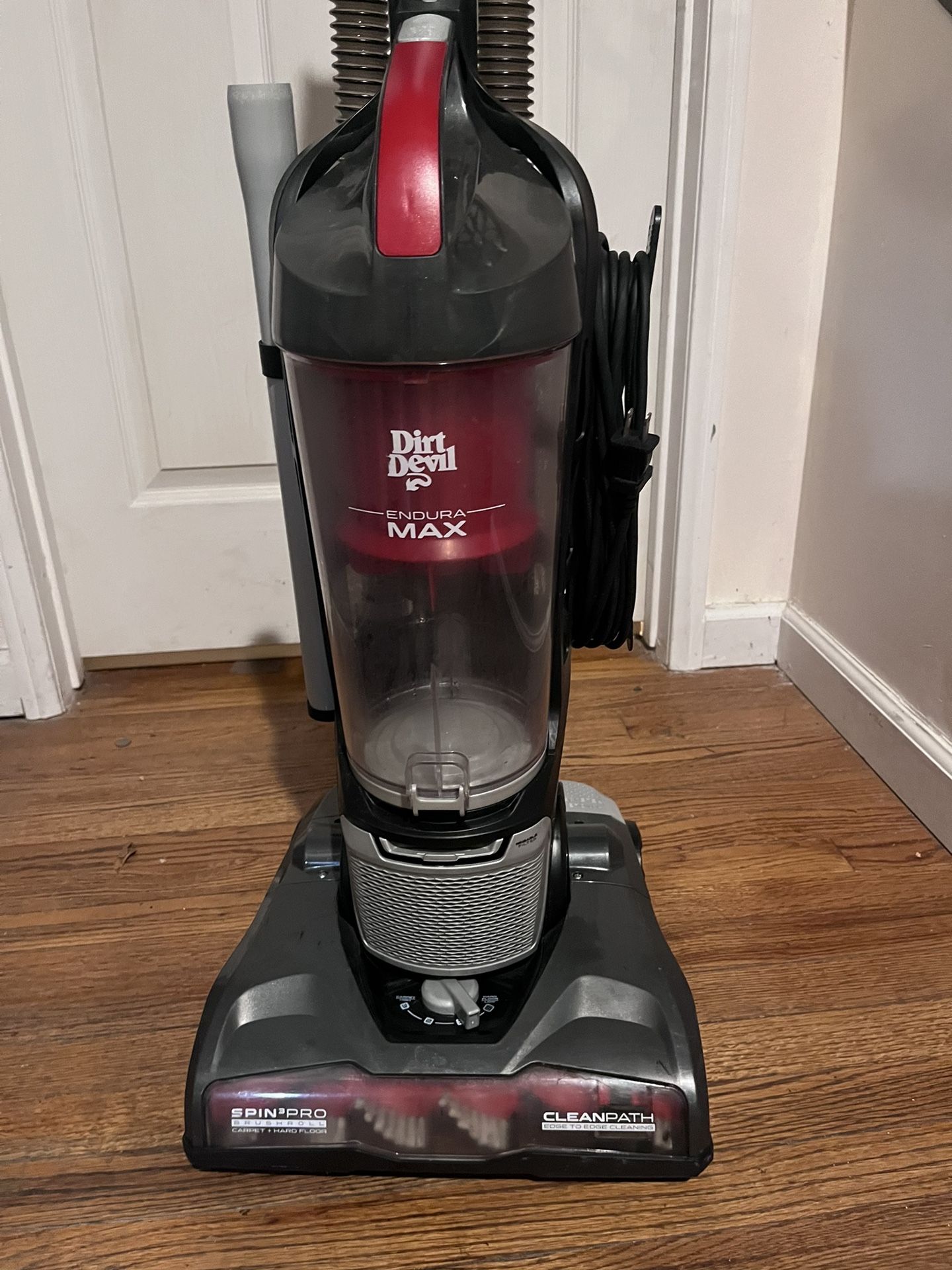 Dirt Devil Endura Max Upright Vacuum for Sale in Gardena, CA - OfferUp