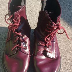 Women's red Boots size 9