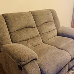 RECLINING LOVE SEAT! ONLY FOR $300!!!!!