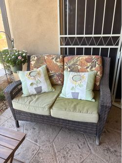 Patio furniture. 5 pieces