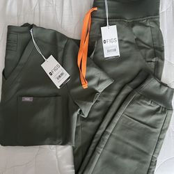 NWT Figs Scrub Set