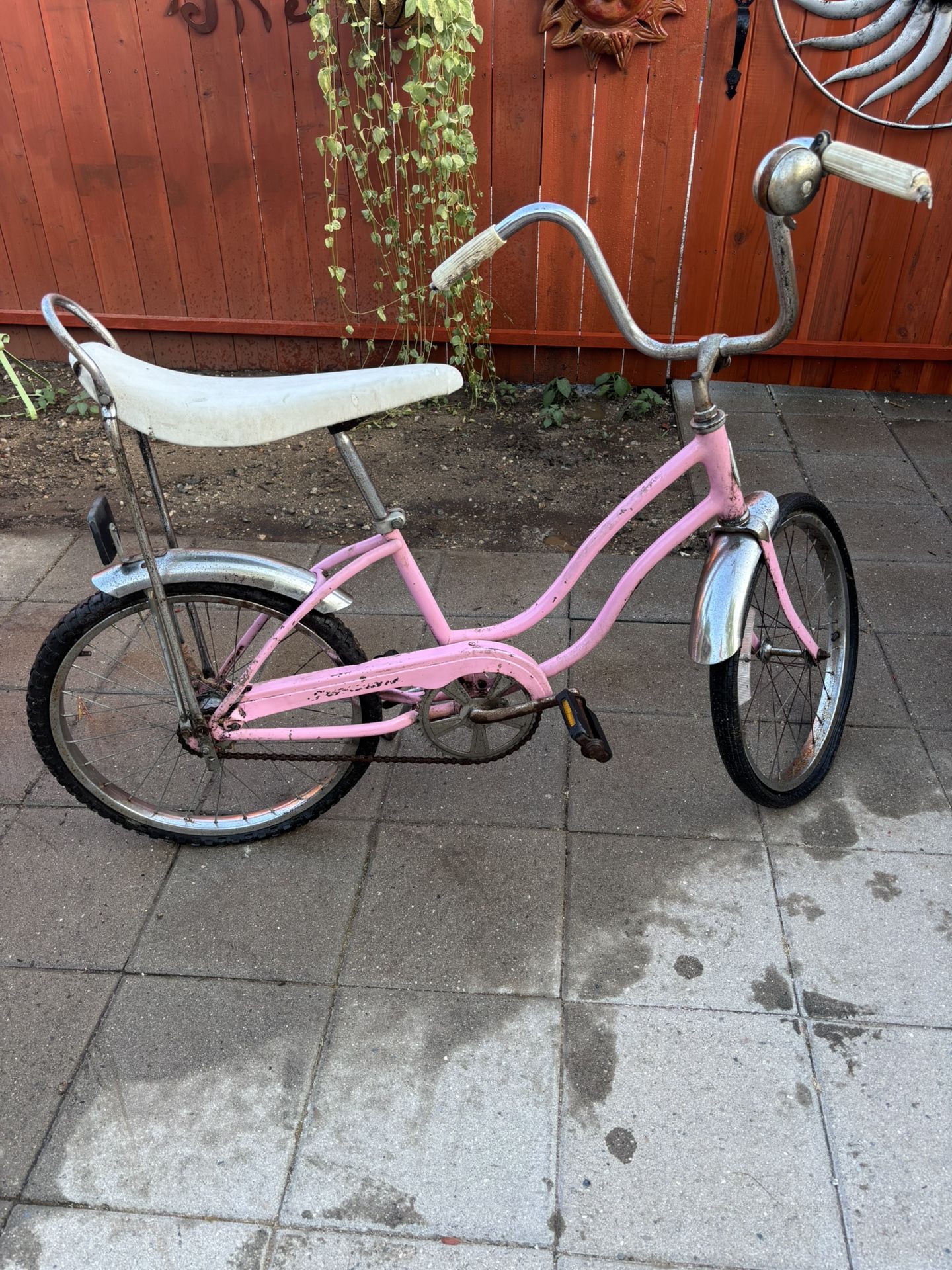 Vintage 1960s -70’s Schwinn Fair Lady Girls Stingray Bike — Pink