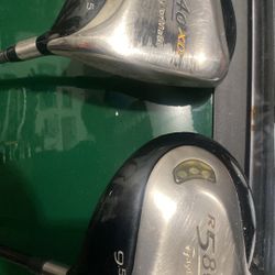 2 Taylor made Drivers Right Handed With Headcovers 