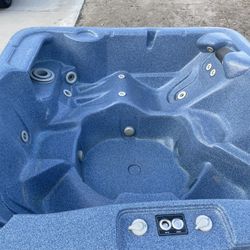FREE Jacuzzi 