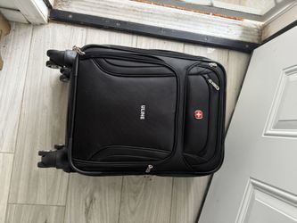 Swiss Medium Size Luggage Bag