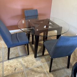 Beautiful Dining Table W/3 Chairs