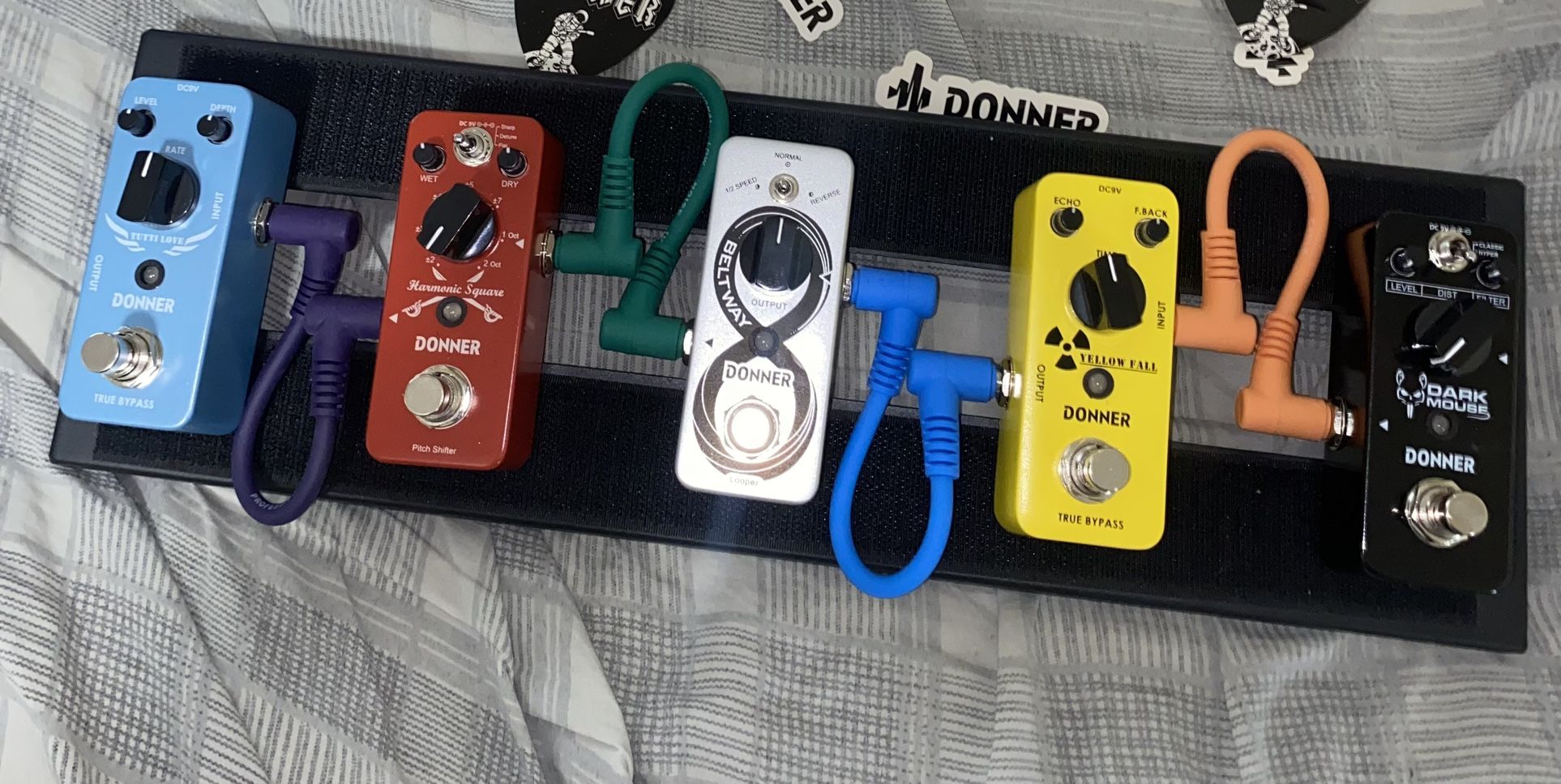 Guitar Pedal Board With Pedals 