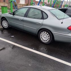 2006 Ford Taurus