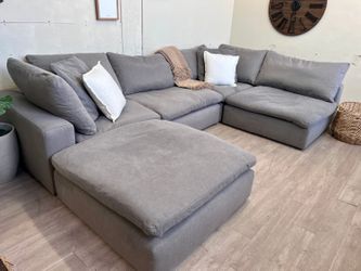 Fast Delivery Available — Bob's Furniture “Dream” Gray Modular Deep-Seated Modern 5pc U Sectional Couch