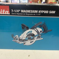 Makita 7-1/2” Magnesium Hypoid Saw